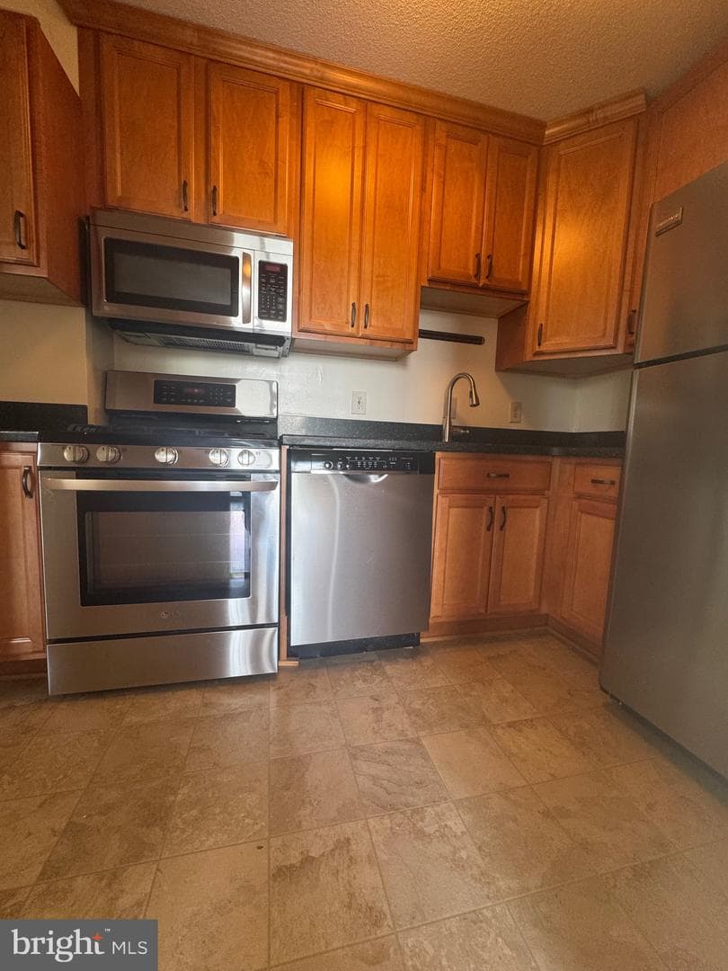 4242 East West Highway #618 photo 10