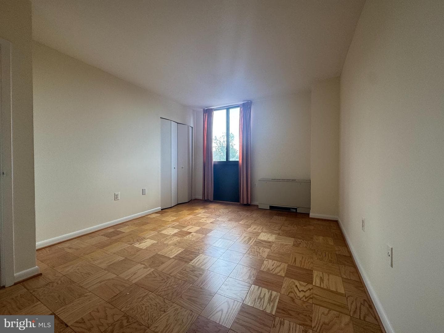 4242 East West Highway #618 photo 12