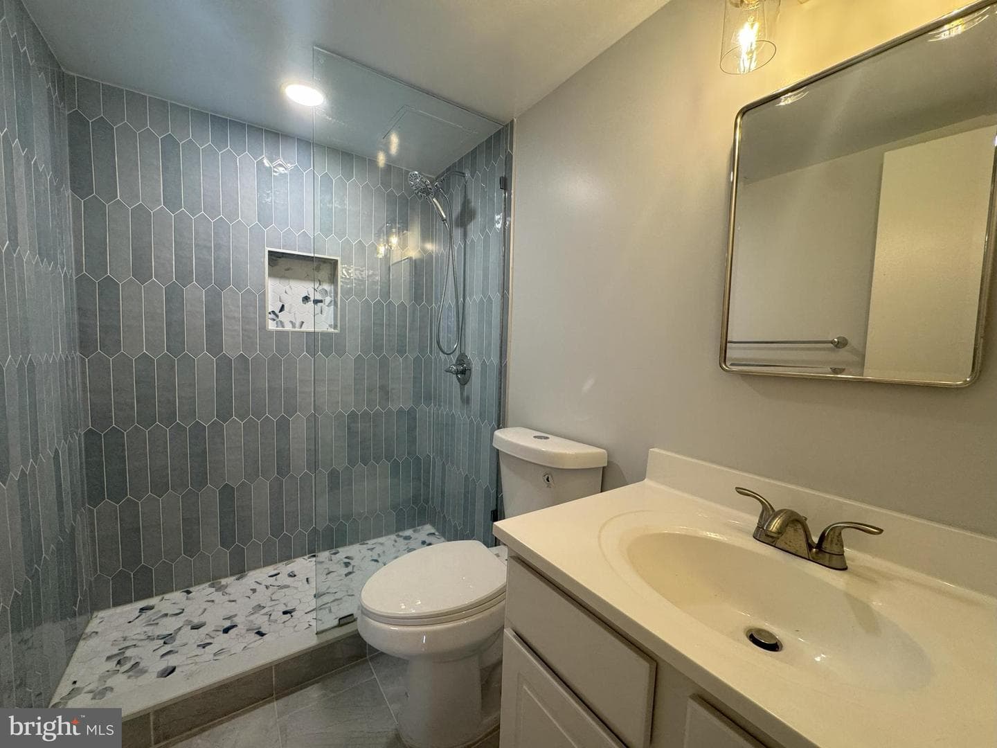4242 East West Highway #618 photo 4