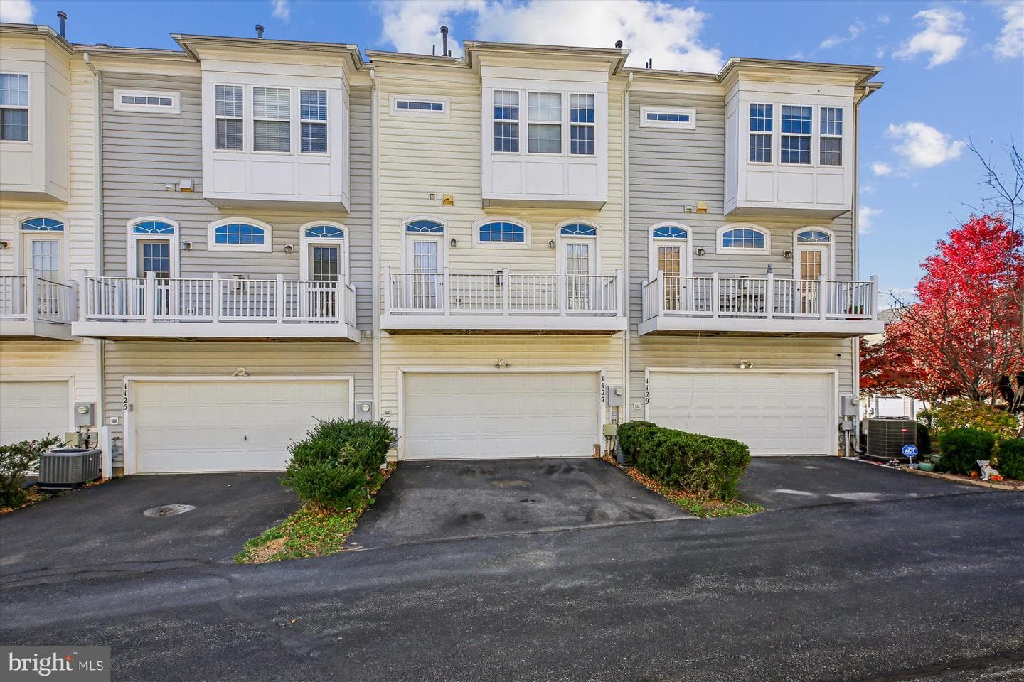 1127 Gaither Road photo 4