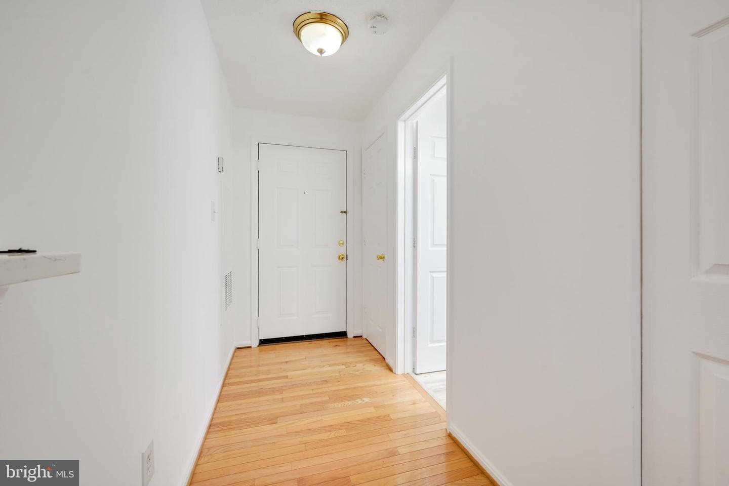10007 Vanderbilt Circle #7 photo 2