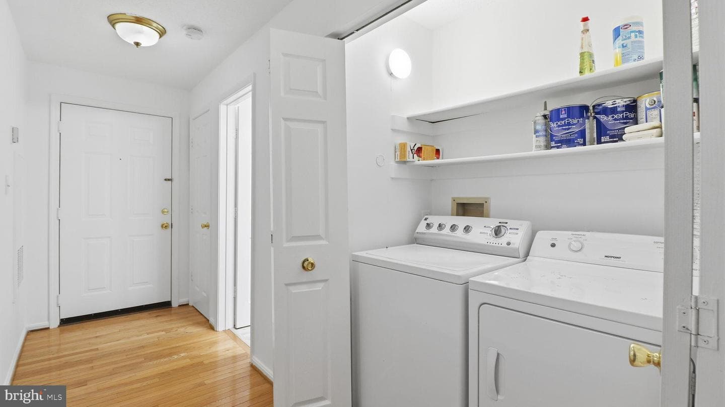 10007 Vanderbilt Circle #7 photo 23
