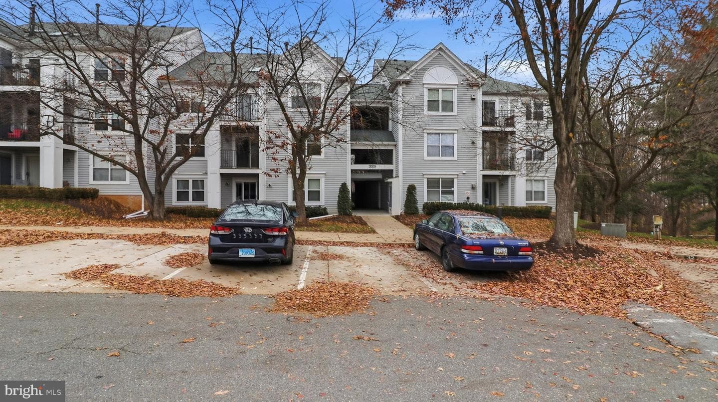 10007 Vanderbilt Circle #7 photo 28