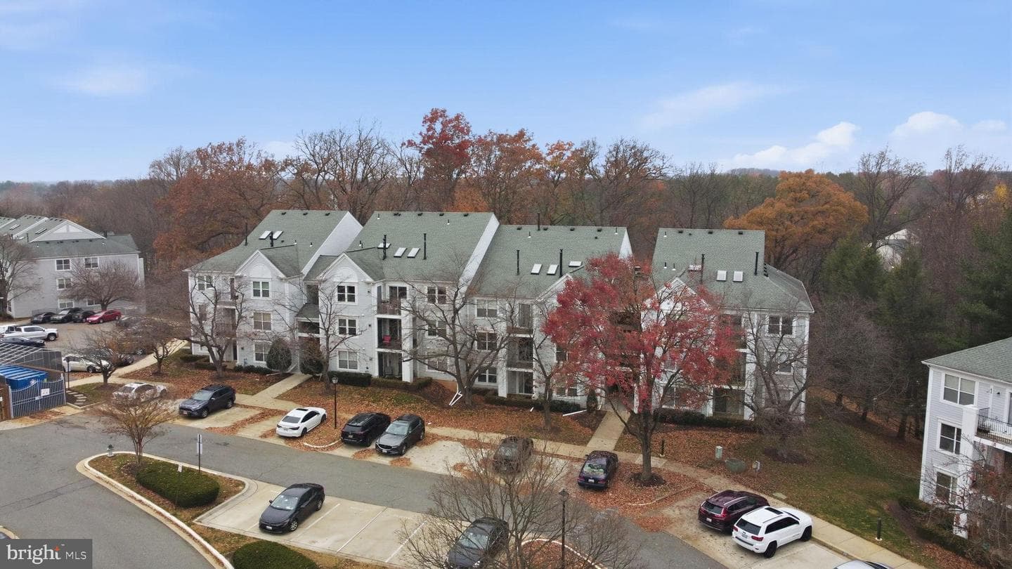 10007 Vanderbilt Circle #7 photo 30