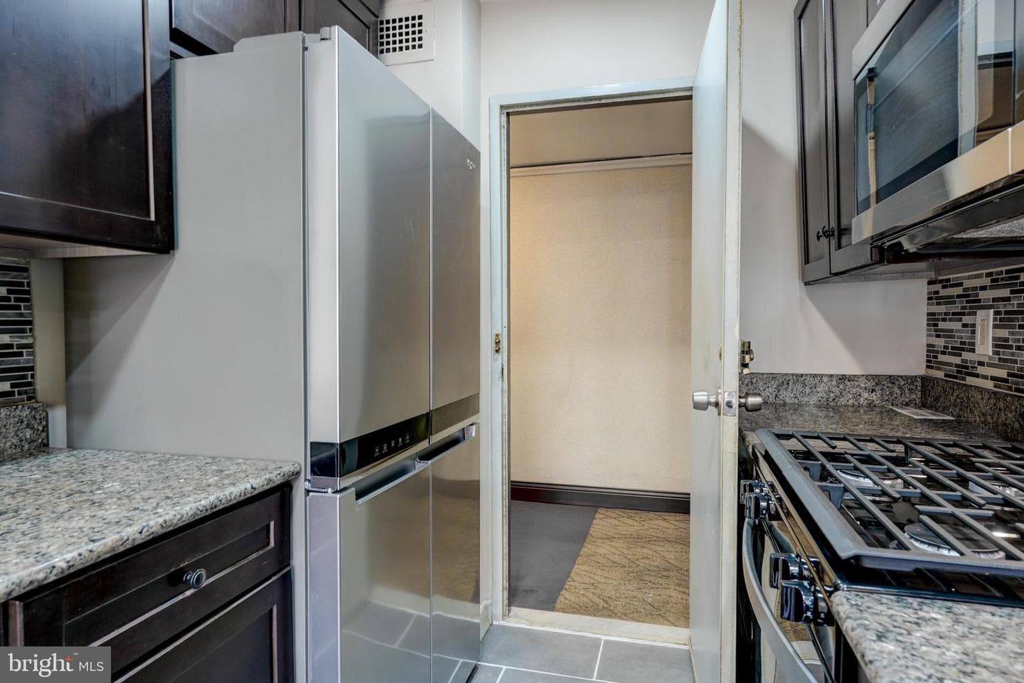 1900 Lyttonsville Road #211 photo 17