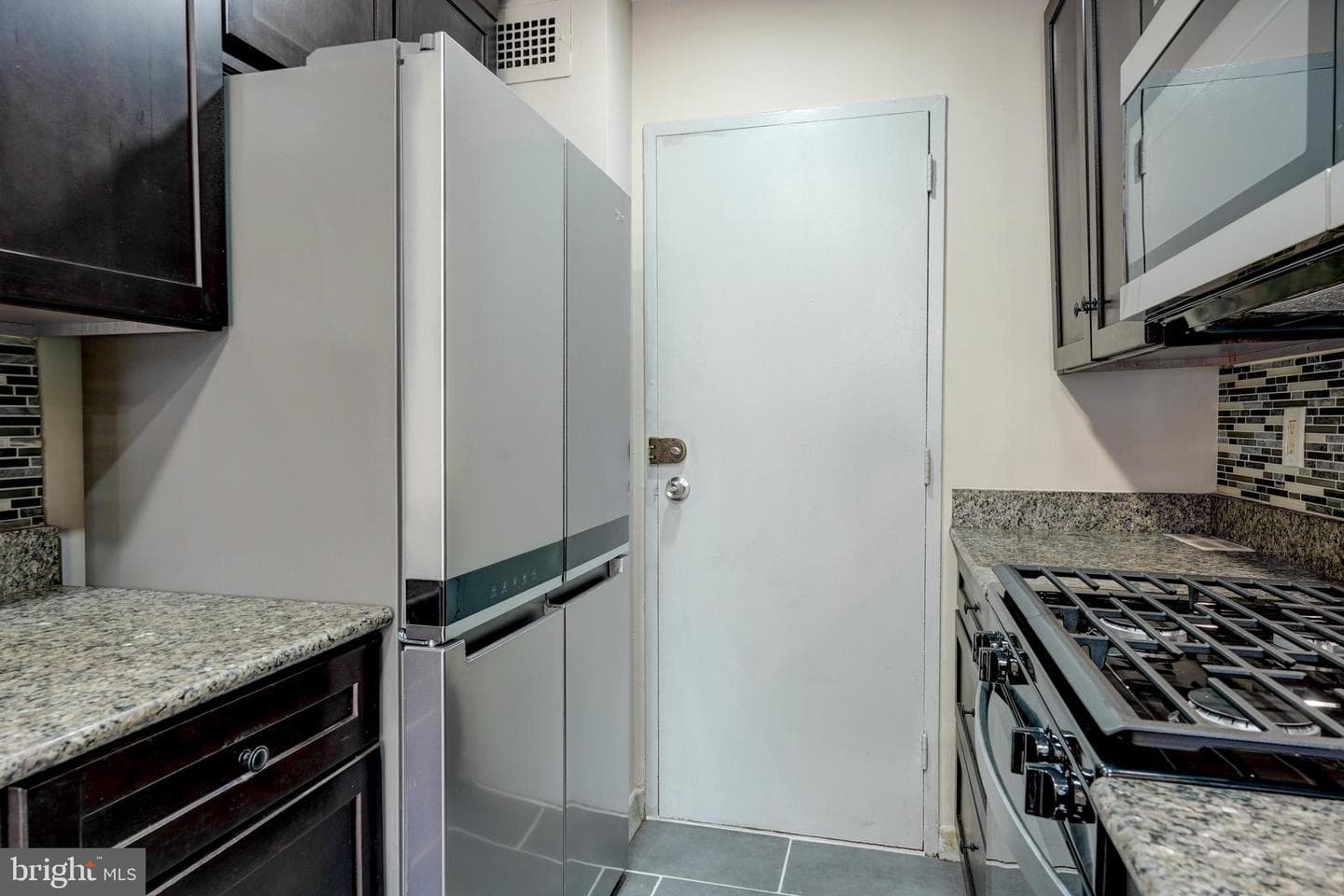 1900 Lyttonsville Road #211 photo 18