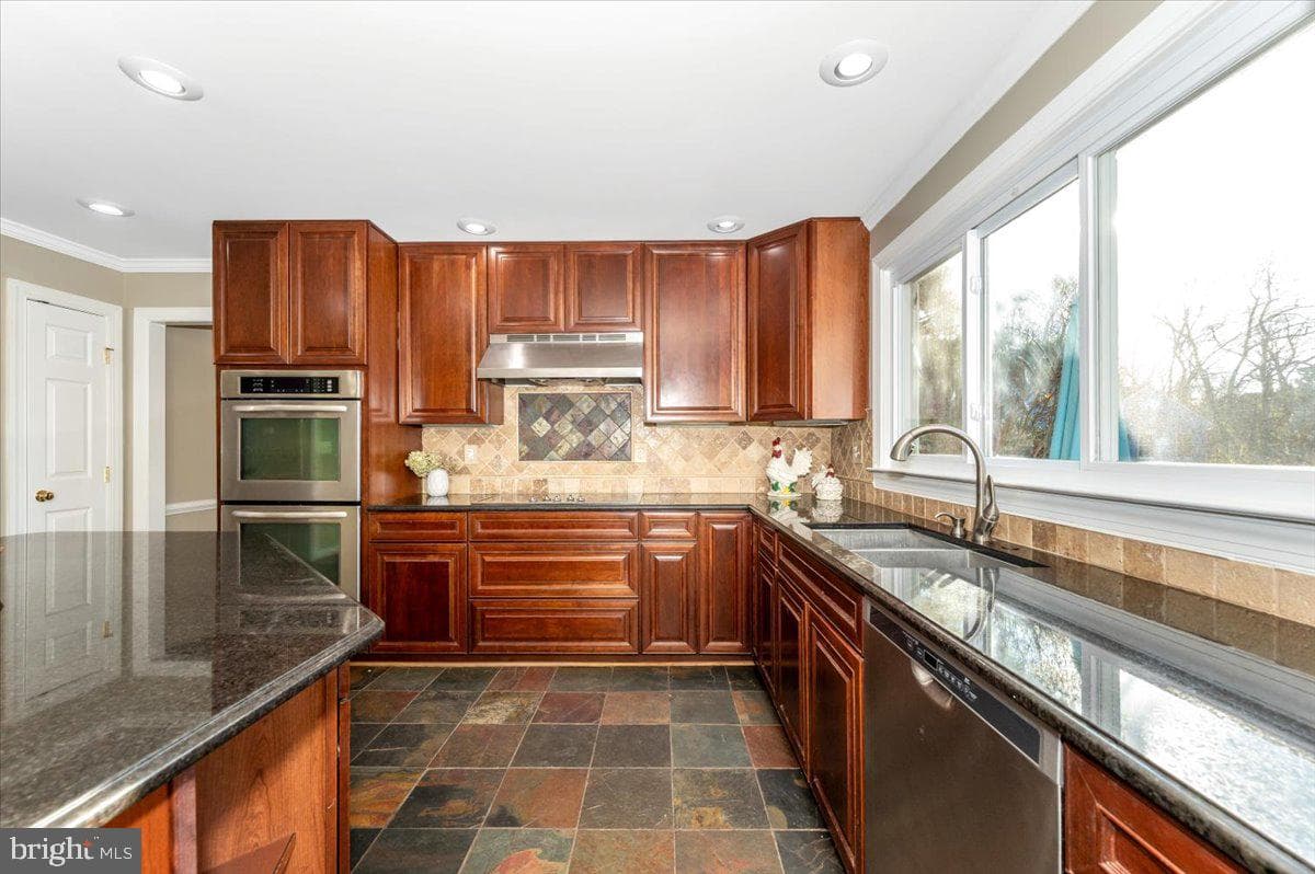 17914 Hickman Street photo 18