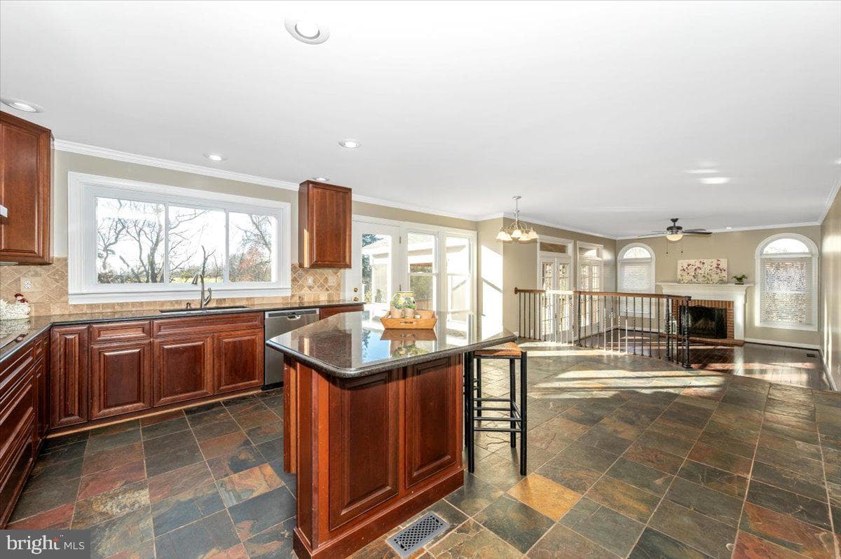 17914 Hickman Street photo 21