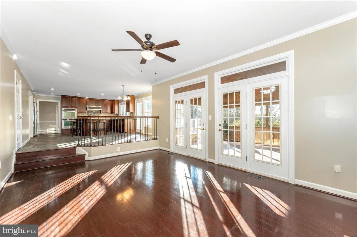 17914 Hickman Street photo 27