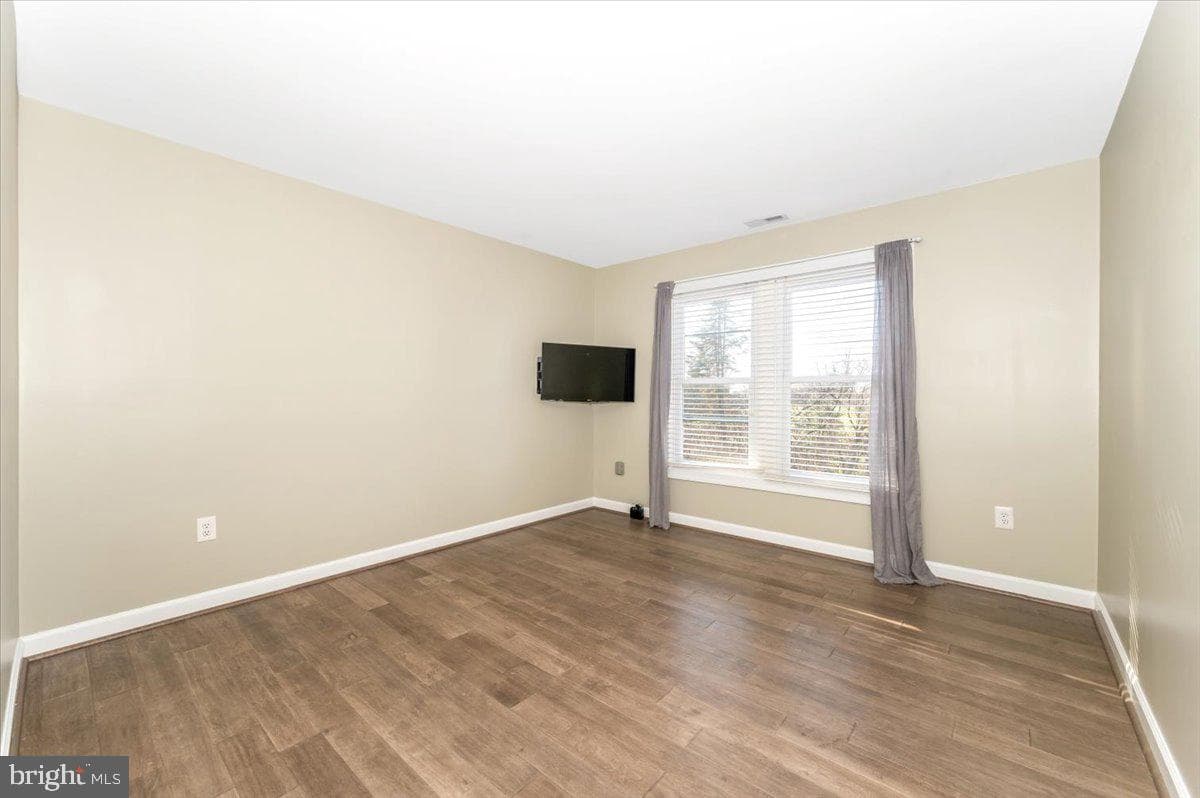 17914 Hickman Street photo 45