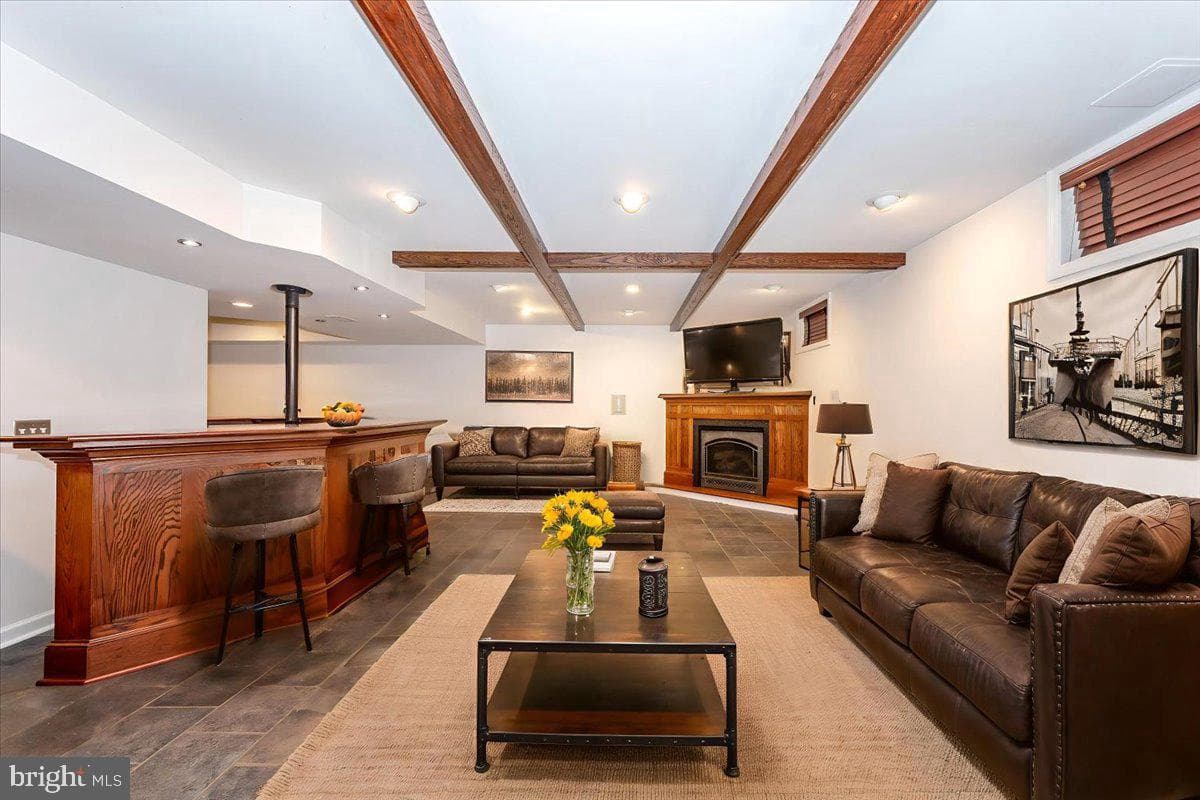 17914 Hickman Street photo 55