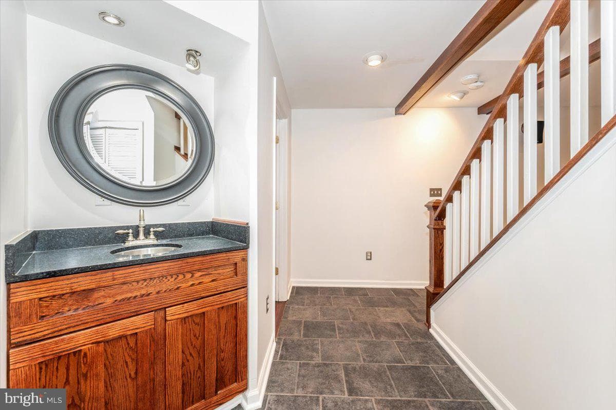 17914 Hickman Street photo 60