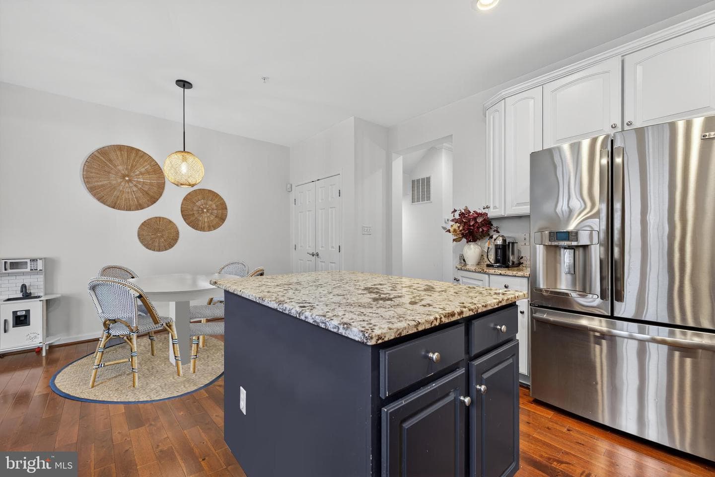 444 Clayhall Street photo 10