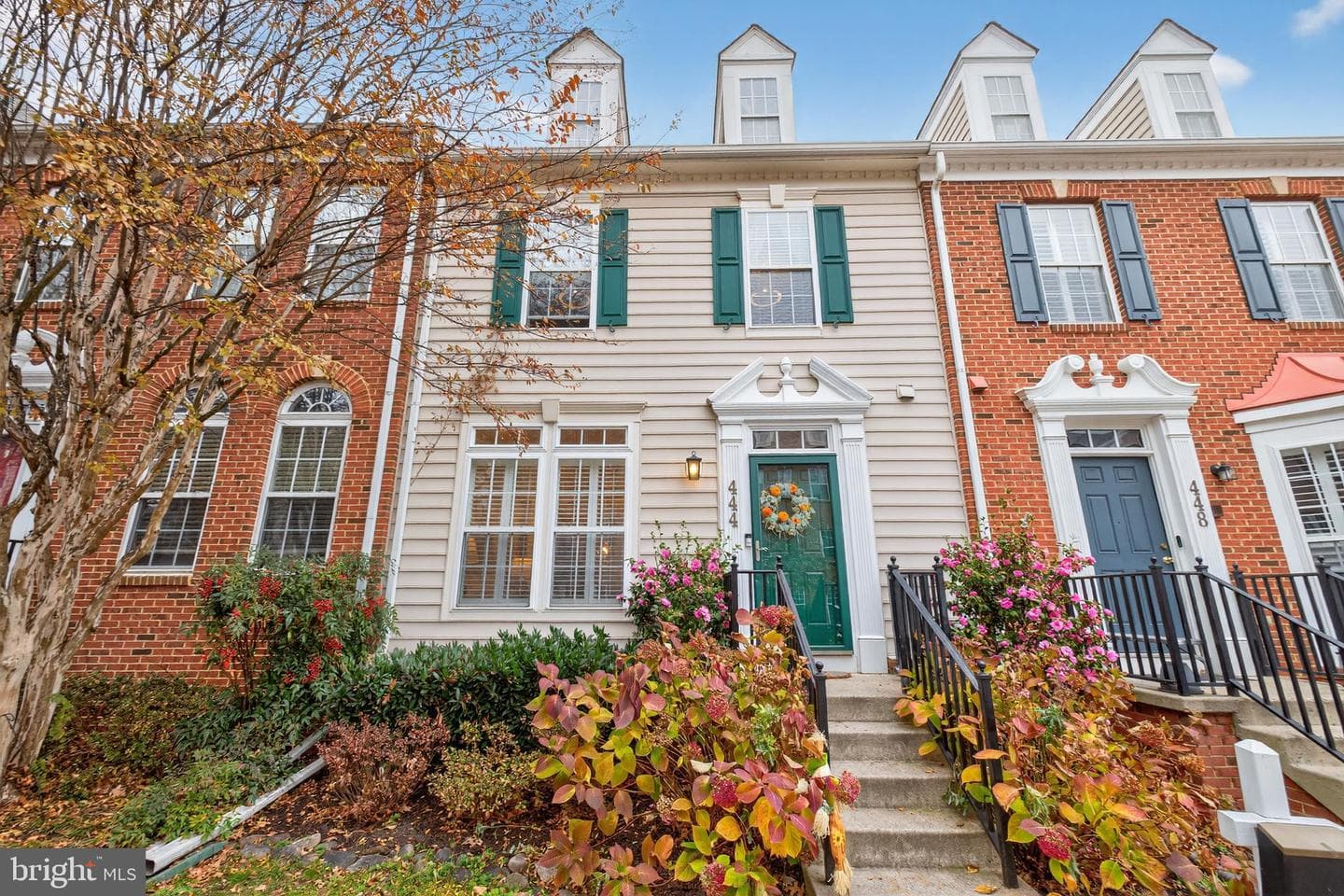 444 Clayhall Street photo 2