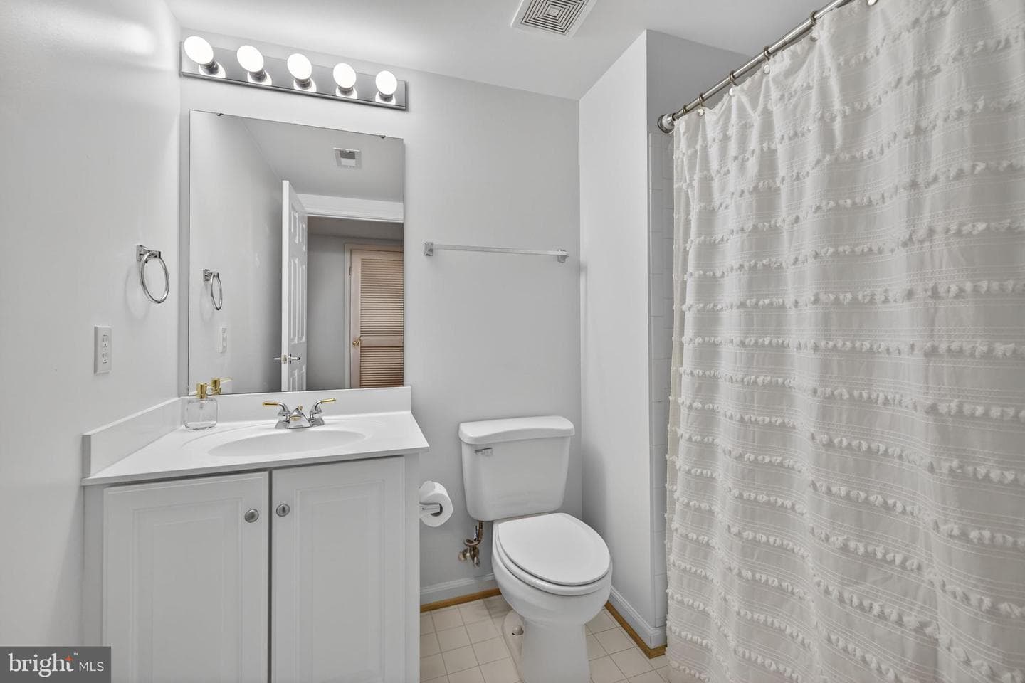 444 Clayhall Street photo 27