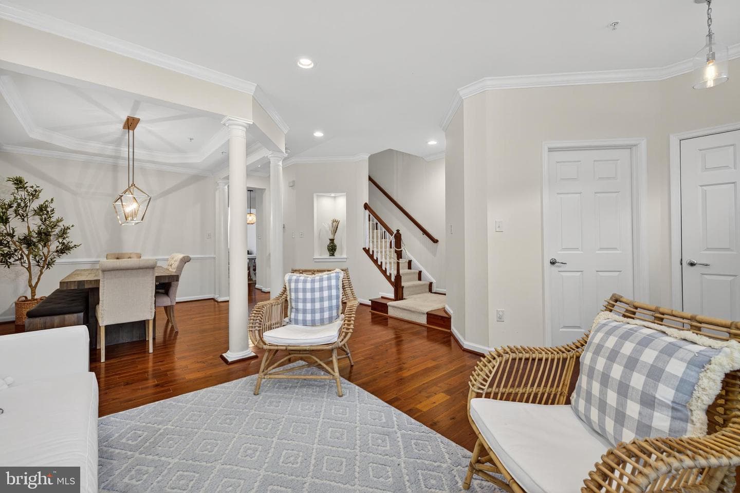 444 Clayhall Street photo 5