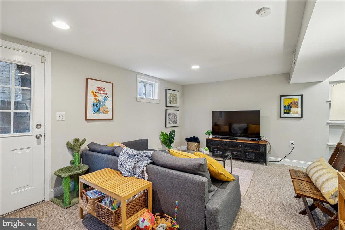 805 Forston Street photo 28