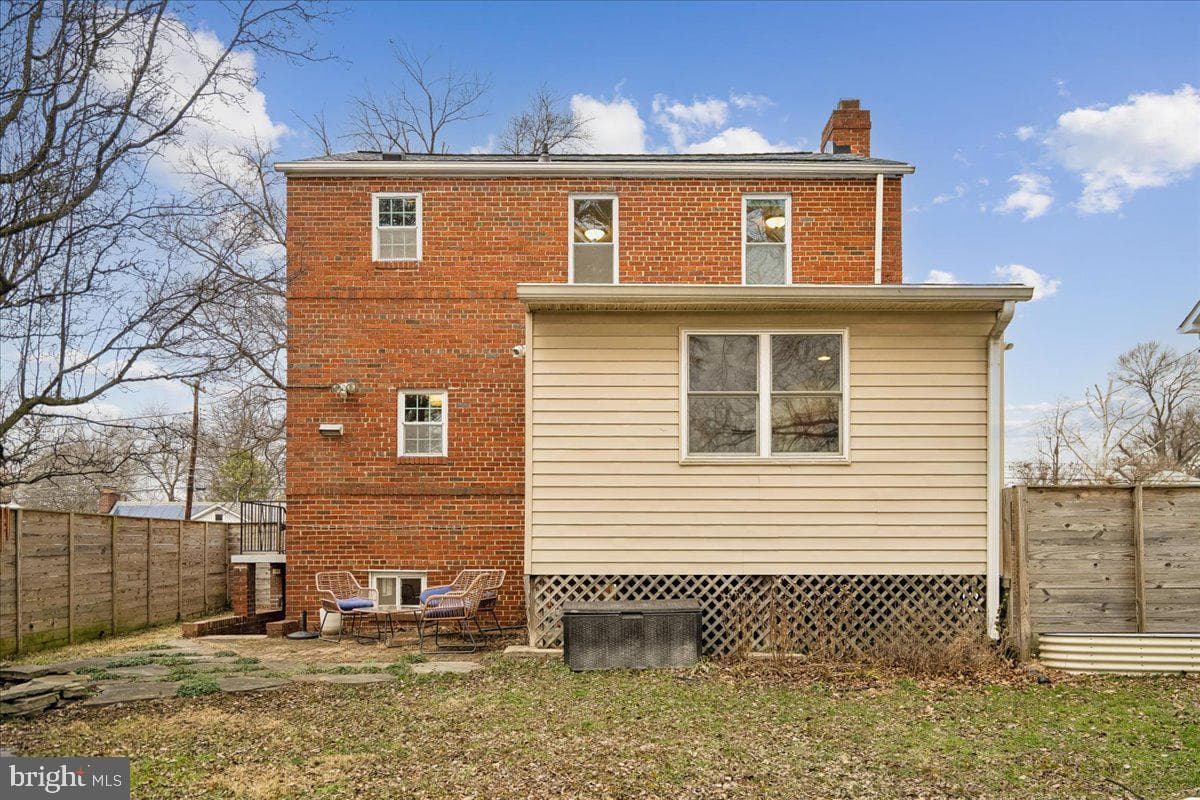 805 Forston Street photo 32