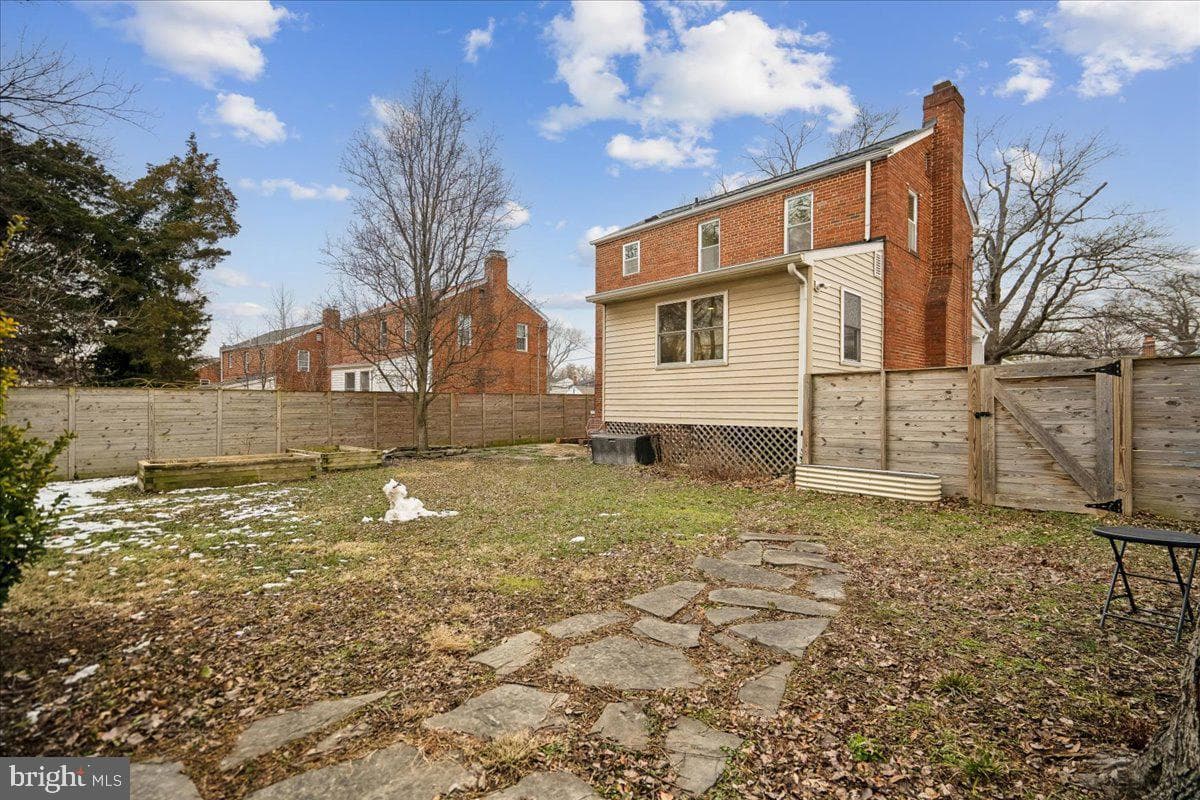 805 Forston Street photo 33
