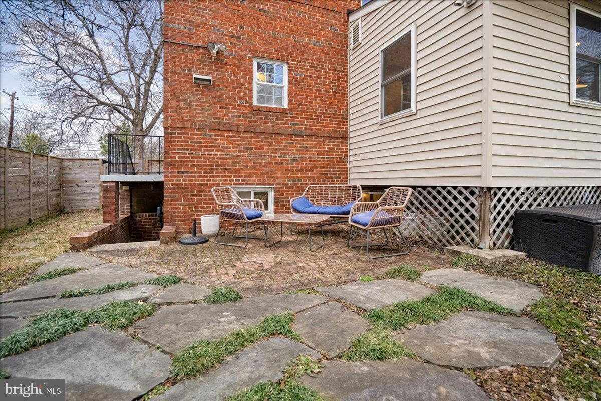 805 Forston Street photo 34