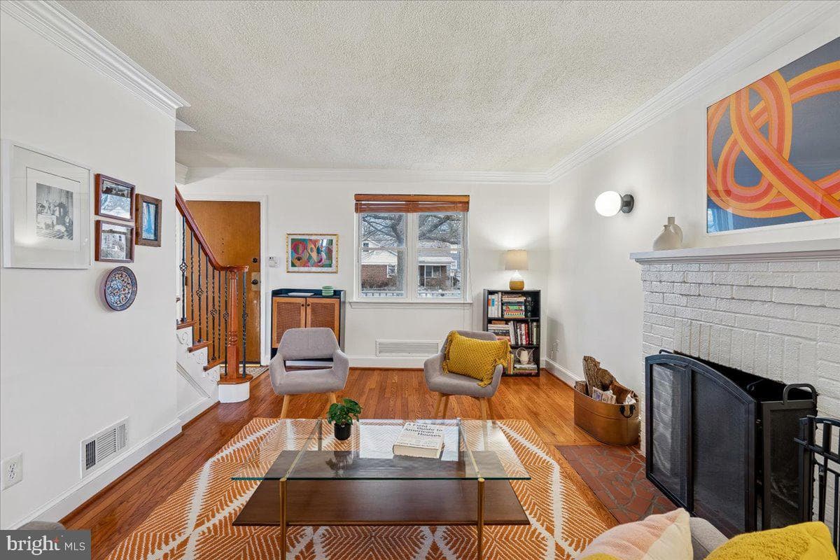 805 Forston Street photo 7