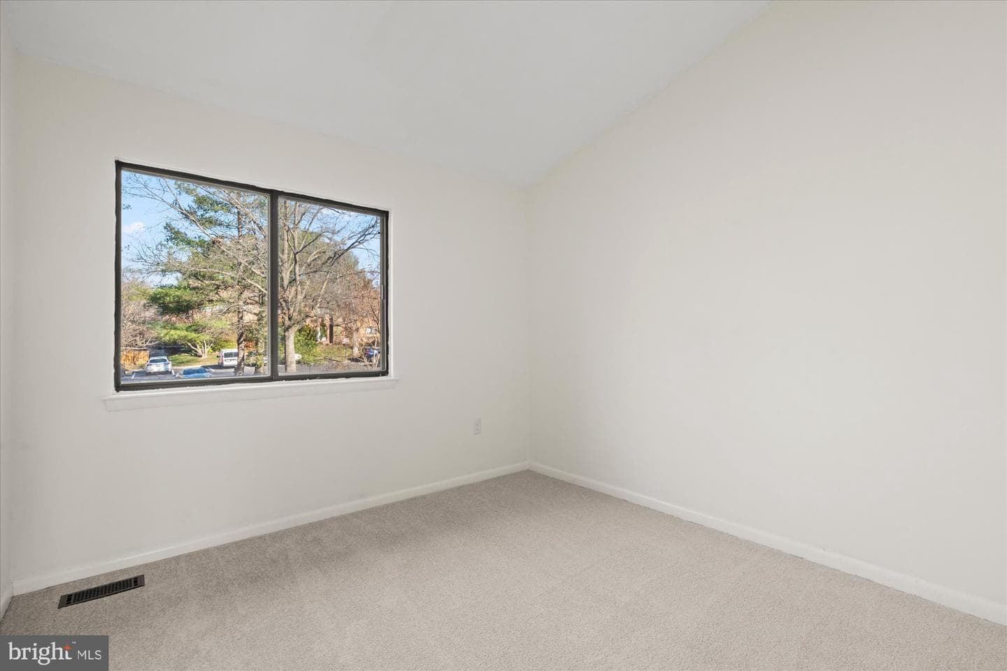 20406 Waters Point Lane photo 23