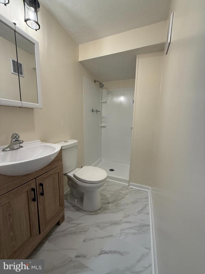 2819 Shepperton Terrace photo 22