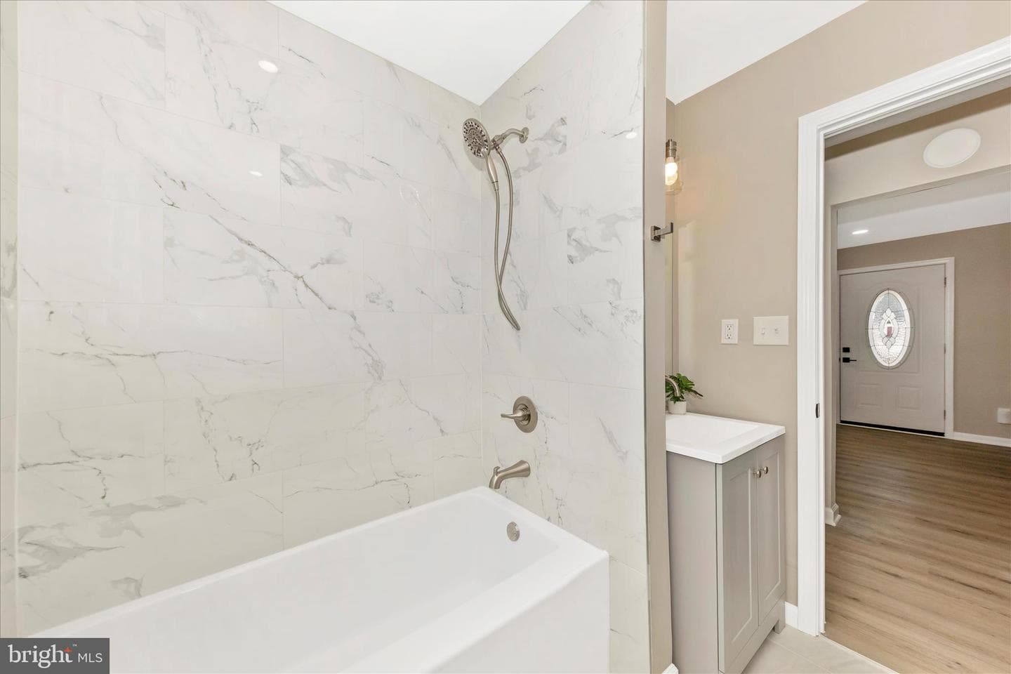 2506 Lindell Street photo 14
