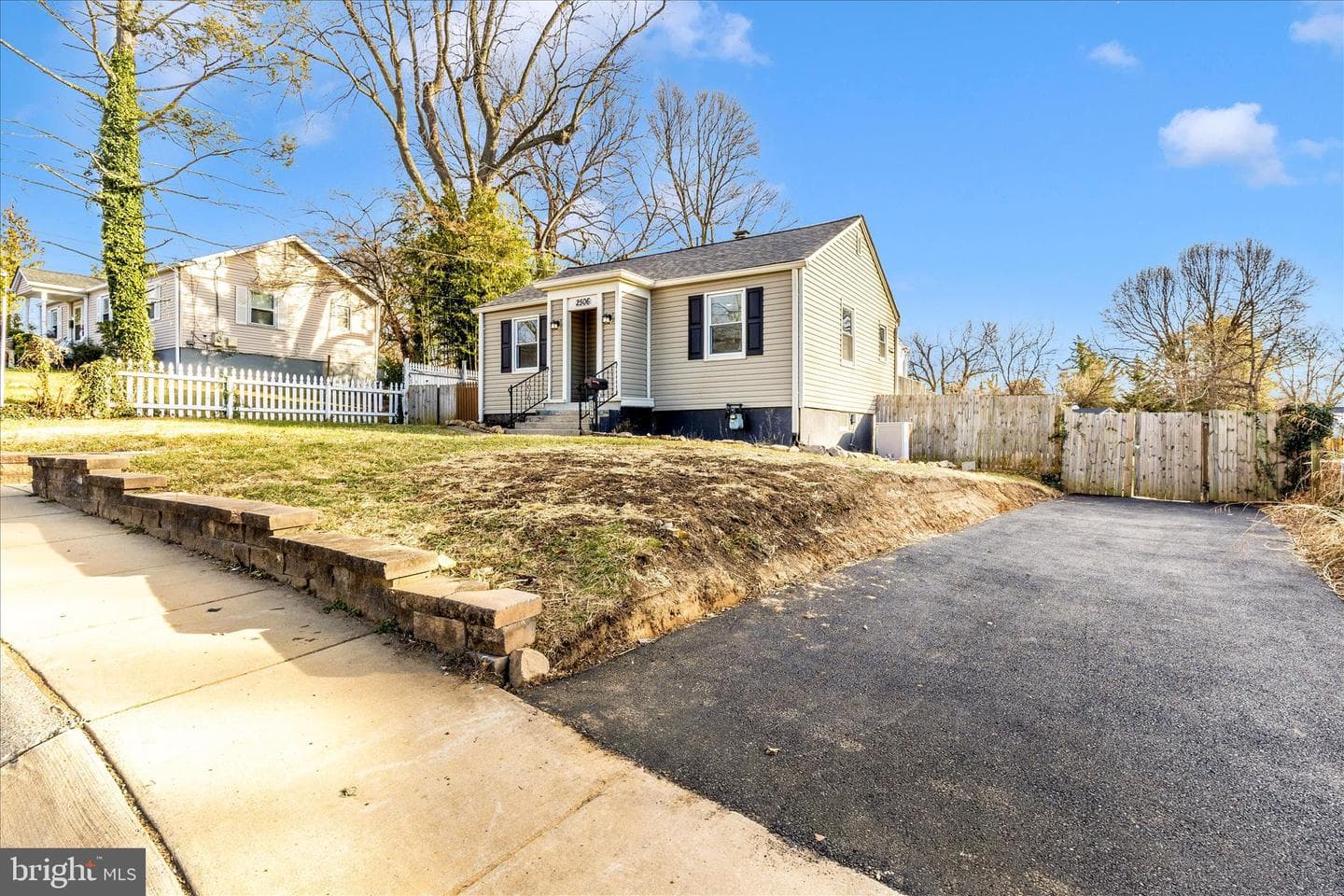 2506 Lindell Street photo 2