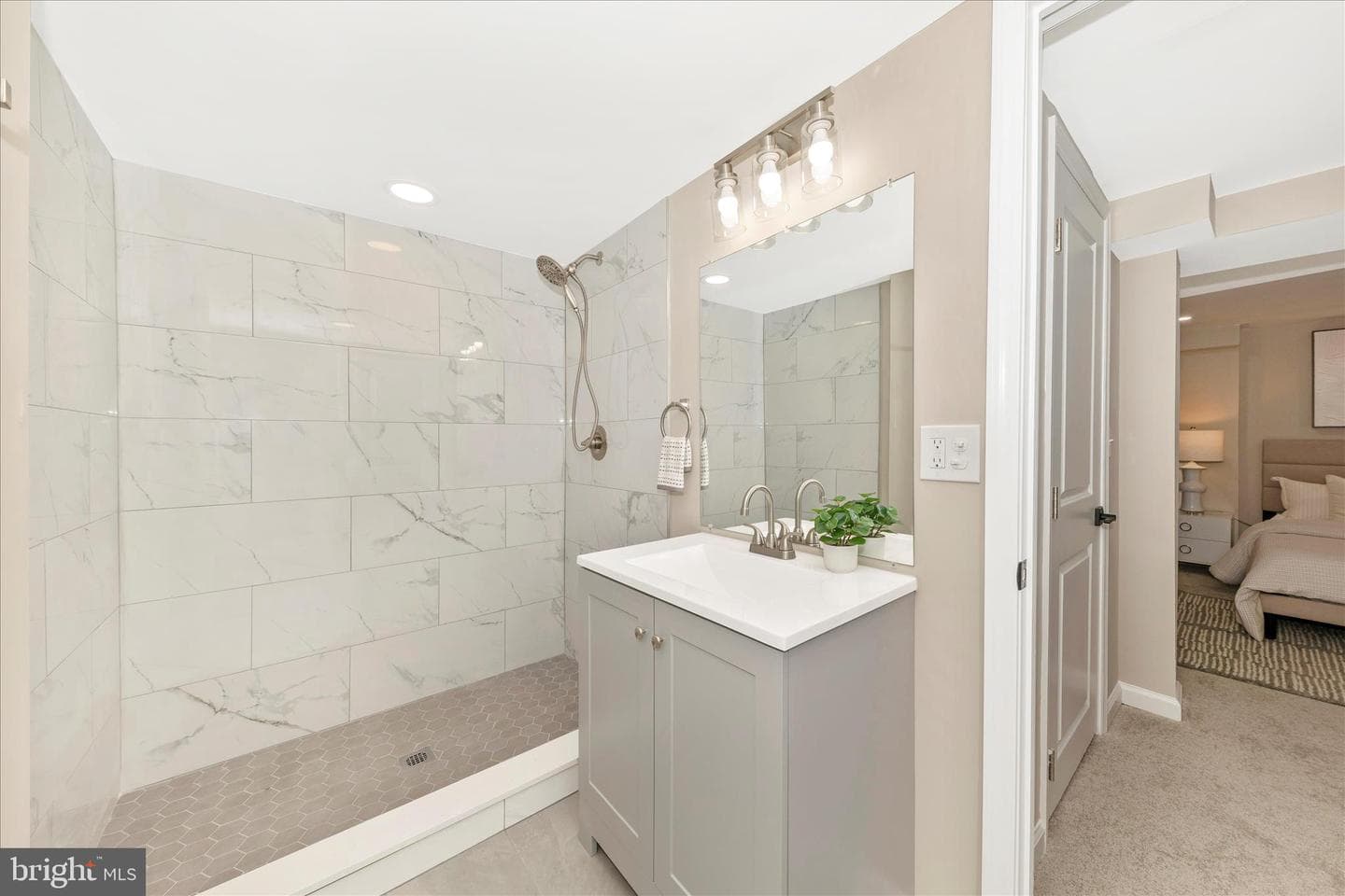 2506 Lindell Street photo 26