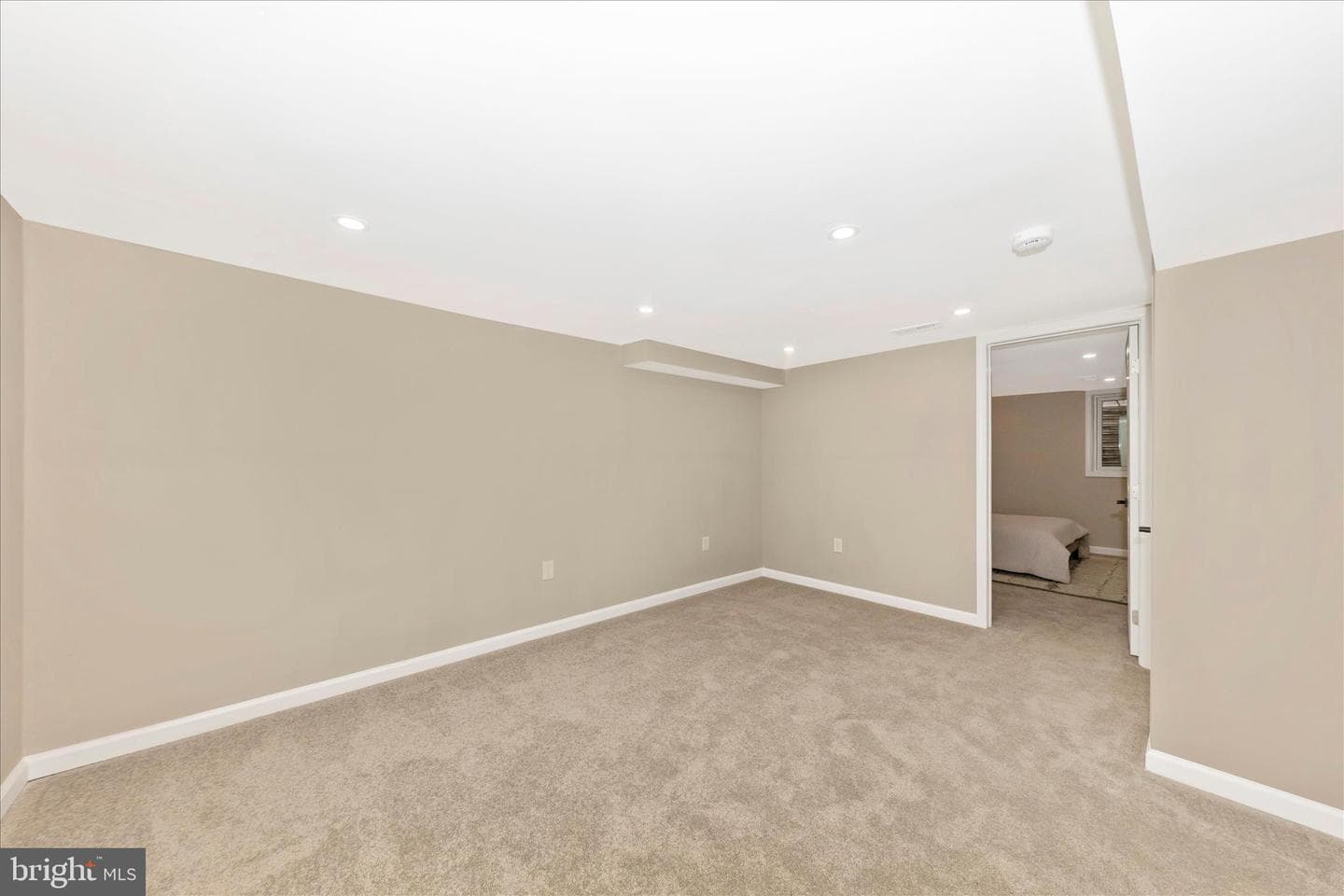 2506 Lindell Street photo 27