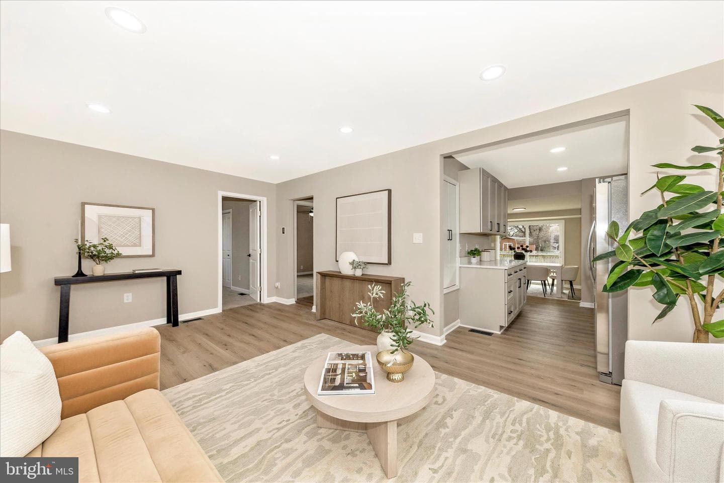 2506 Lindell Street photo 6