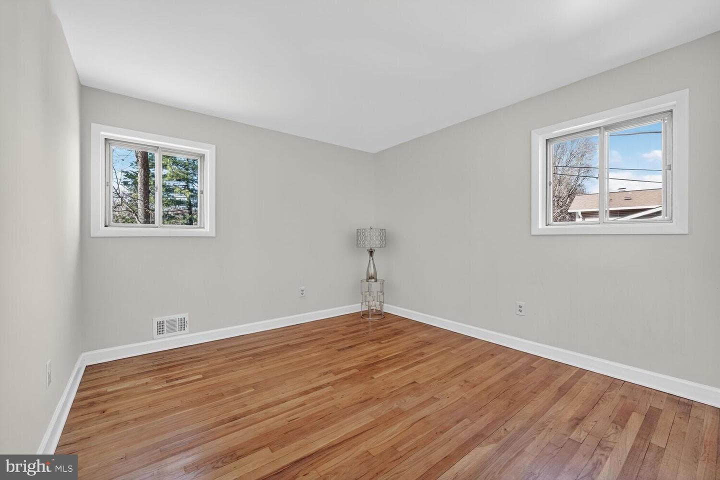 5202 Drake Terrace photo 17