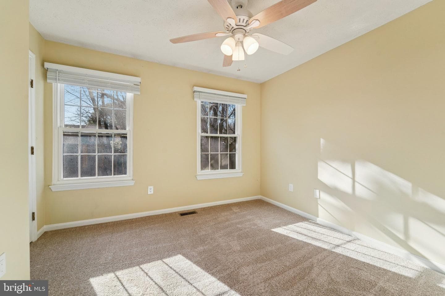 216 Bookham Lane photo 18