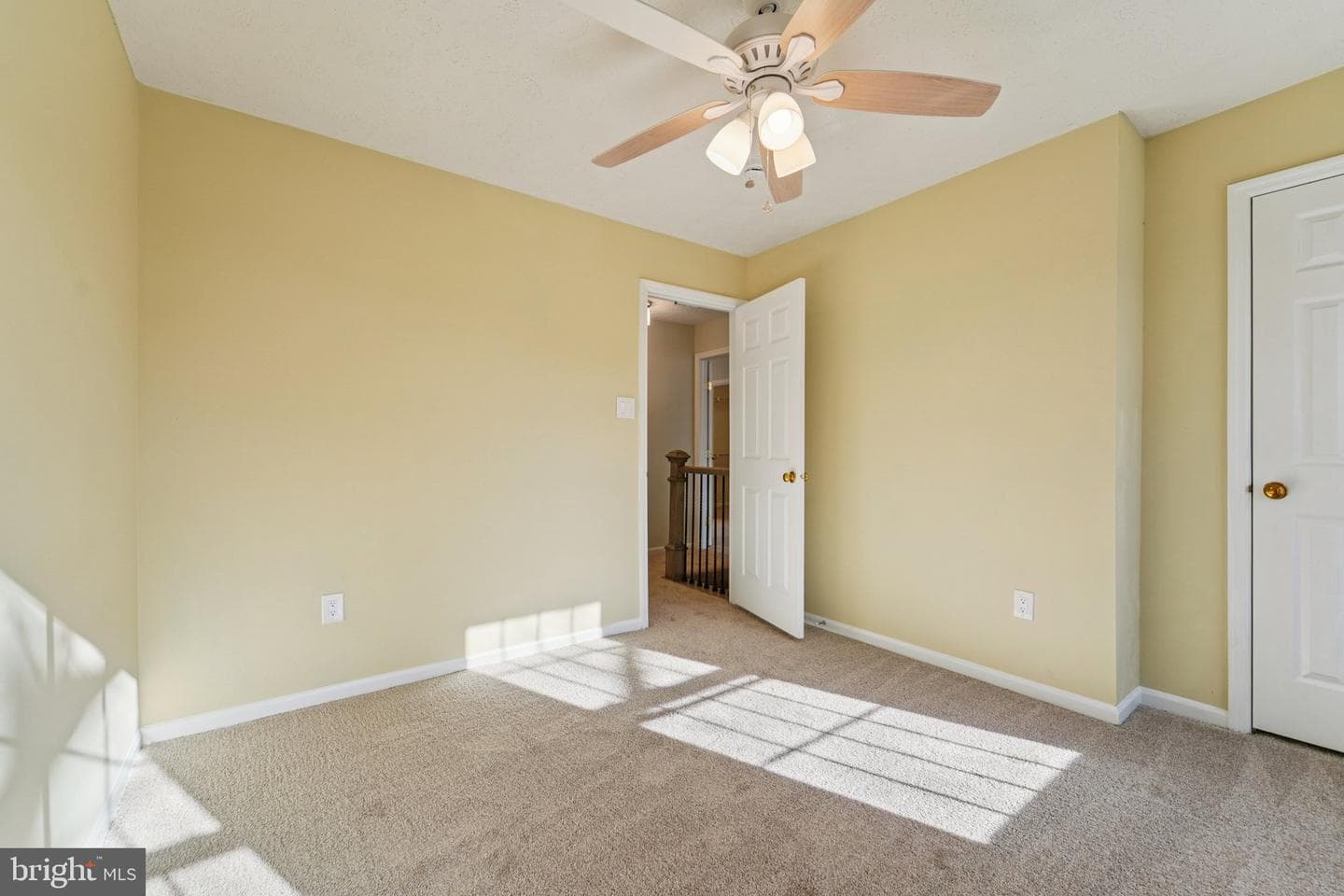 216 Bookham Lane photo 19