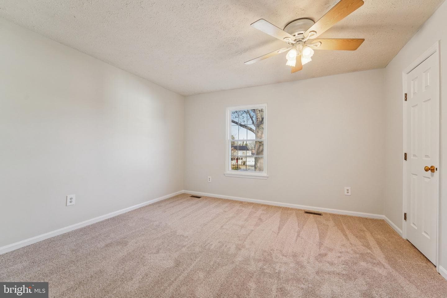 216 Bookham Lane photo 23