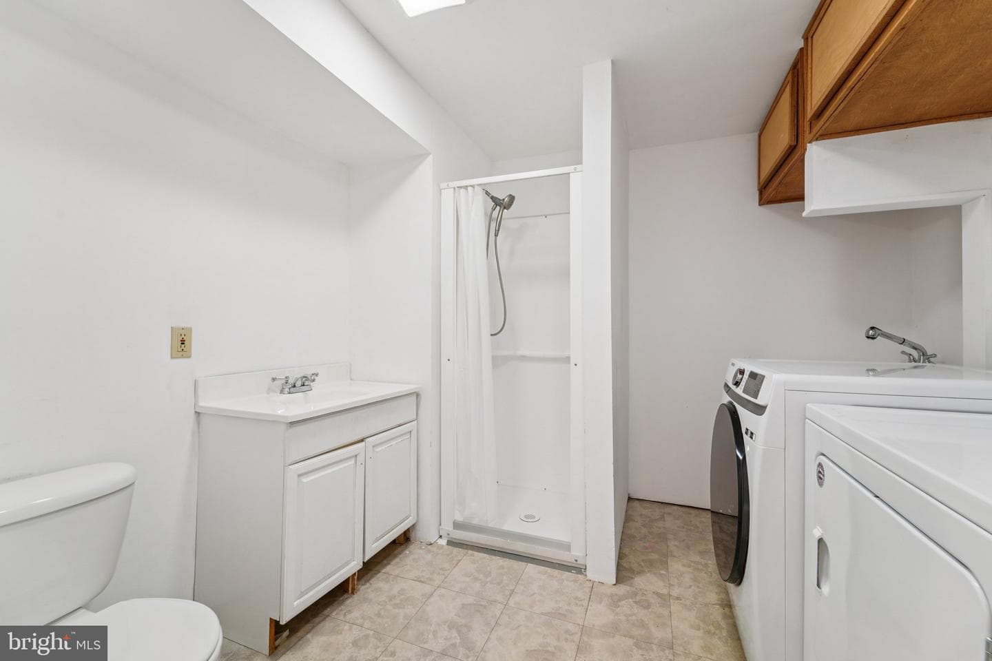 216 Bookham Lane photo 36