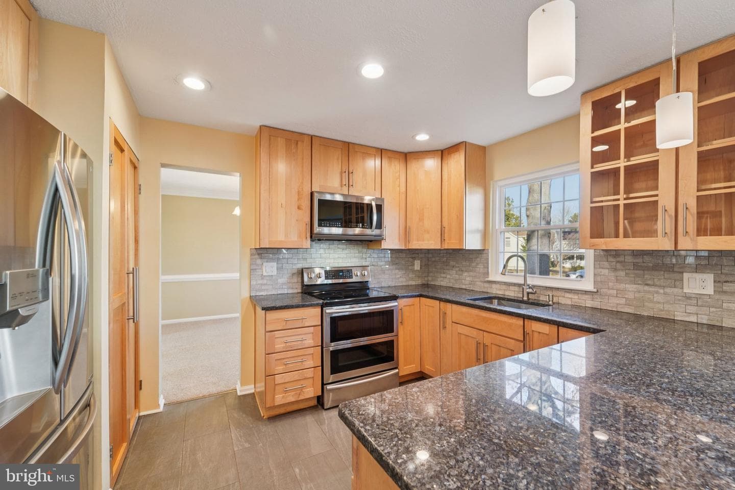 216 Bookham Lane photo 4