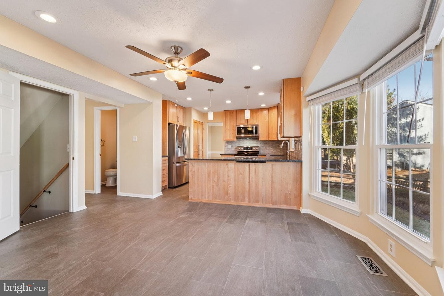 216 Bookham Lane photo 6