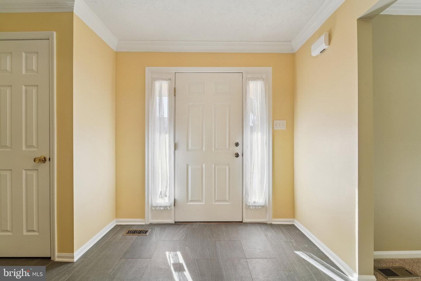 216 Bookham Lane photo 8