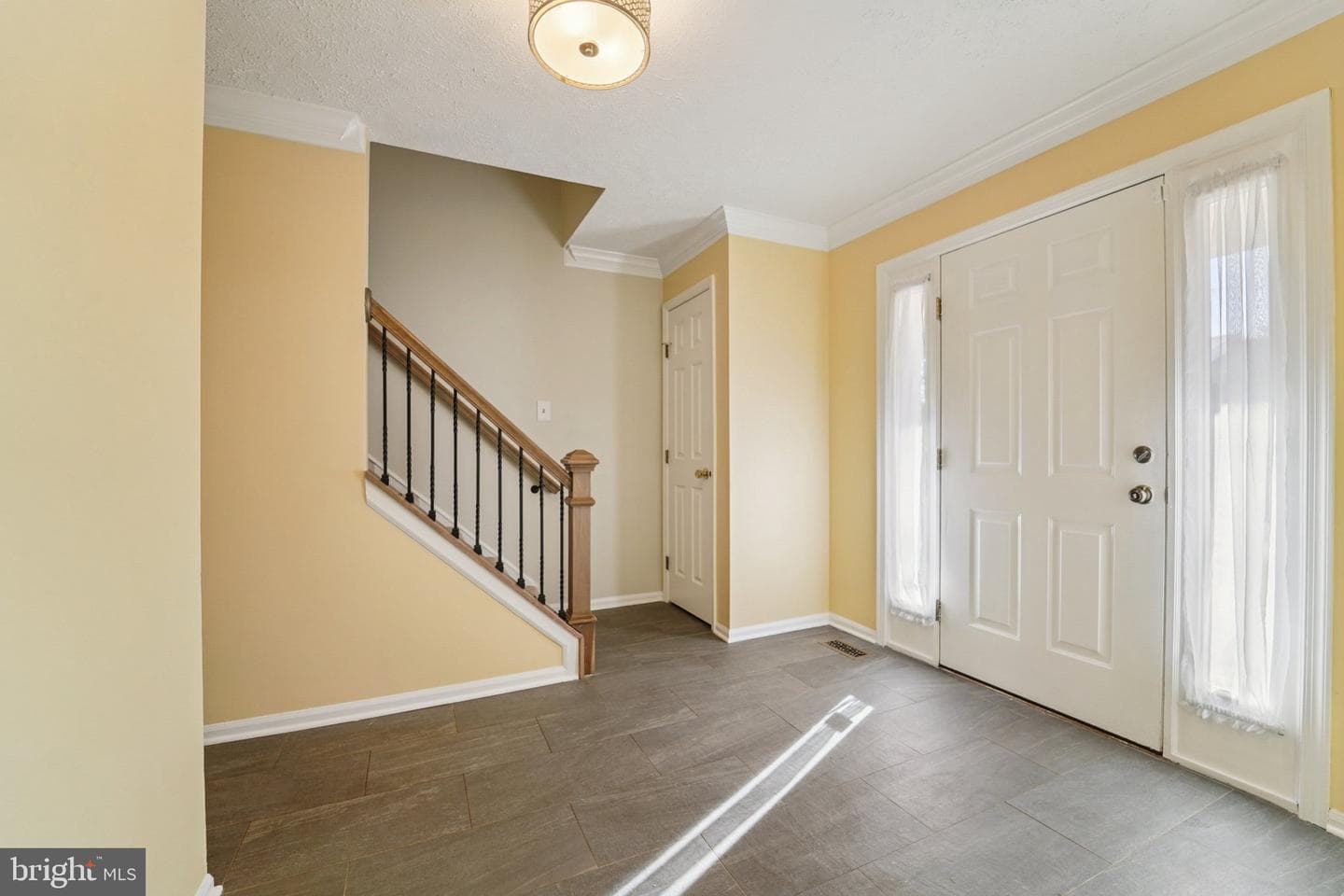 216 Bookham Lane photo 9