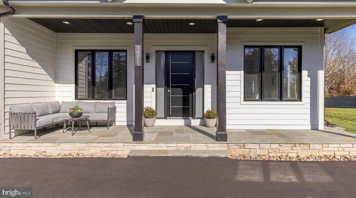 14051 Esworthy Road photo 3