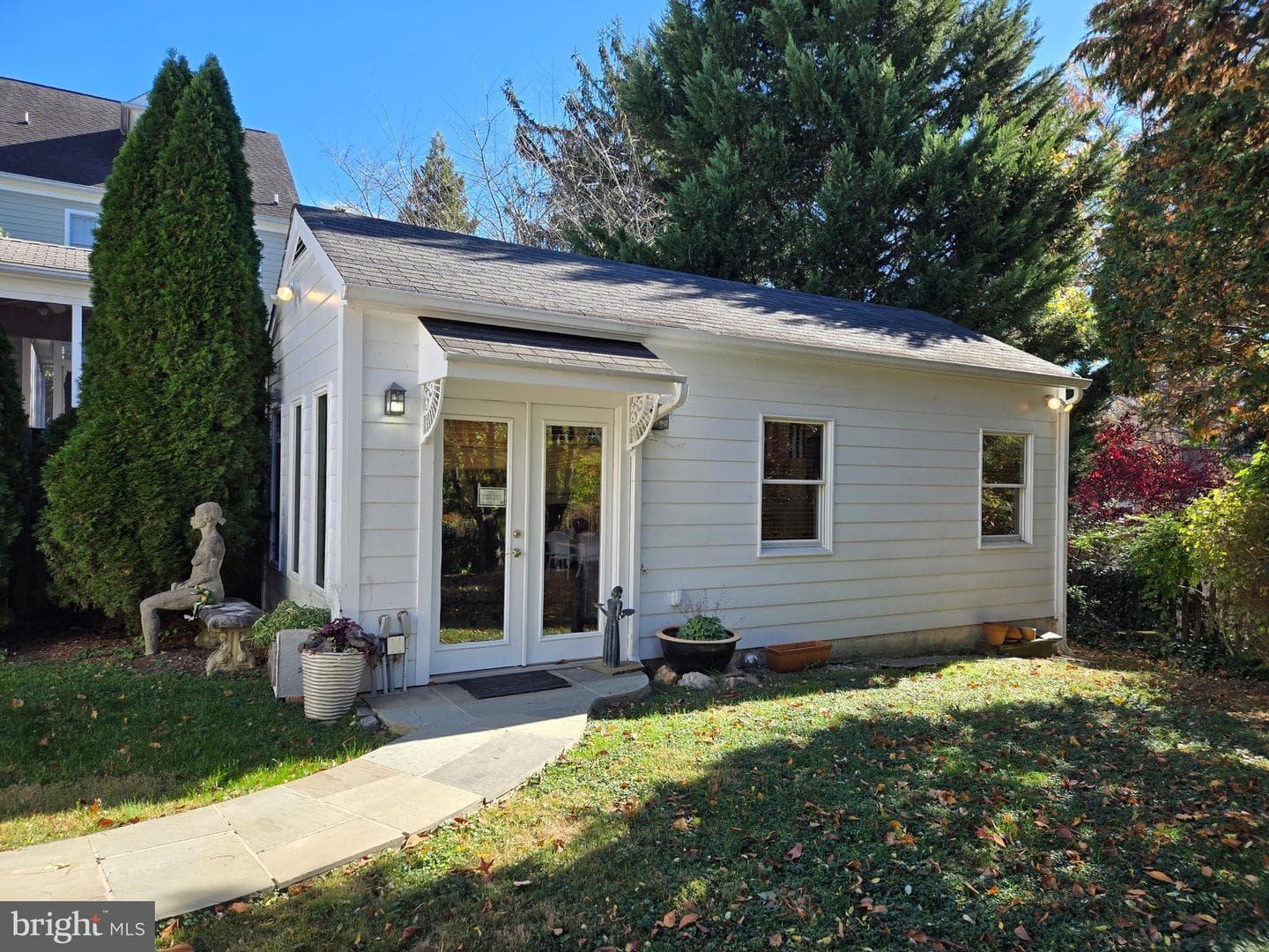 4822 Chevy Chase Boulevard photo 3