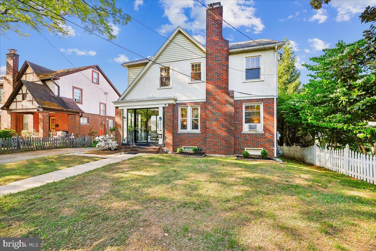 3807 Taylor Street photo 2