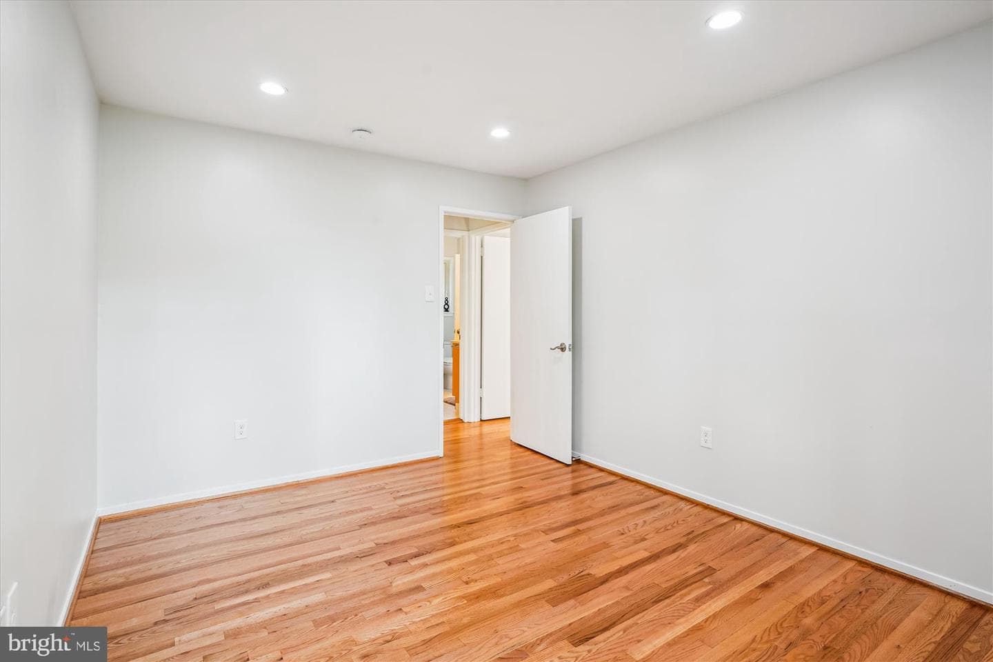 9803 Hill Street photo 31