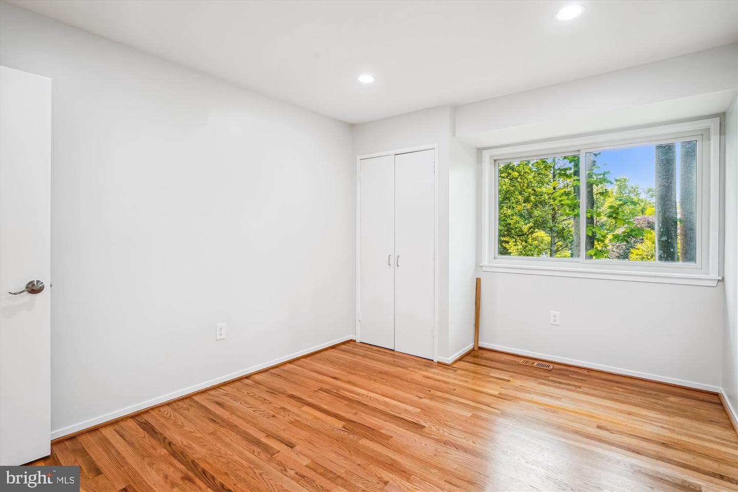 9803 Hill Street photo 32