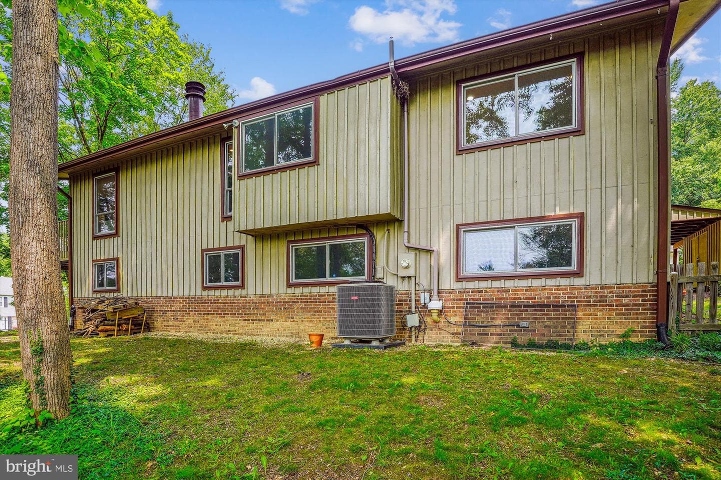 9803 Hill Street photo 58