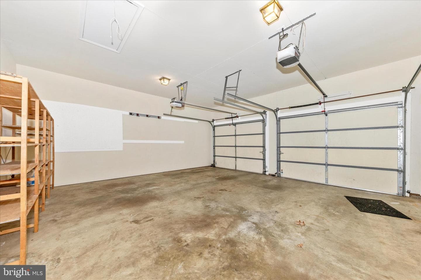 10120 Snowhill photo 20