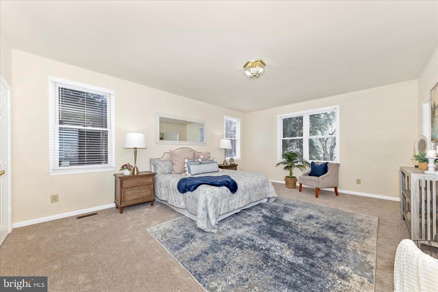 10120 Snowhill photo 22