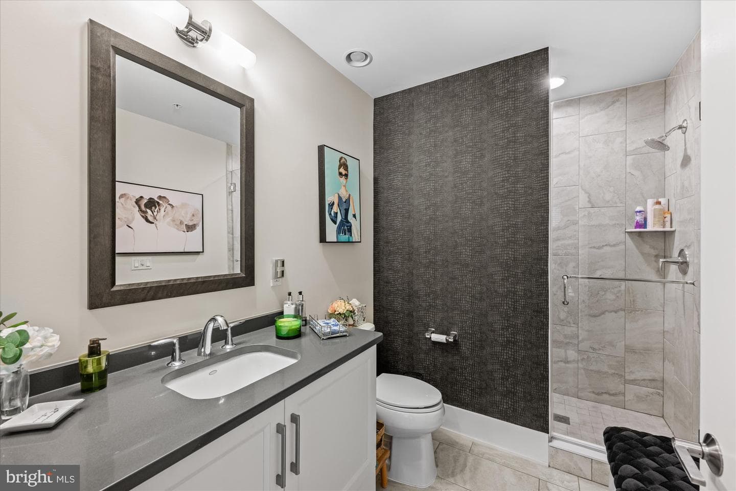406 Barlow Place photo 31